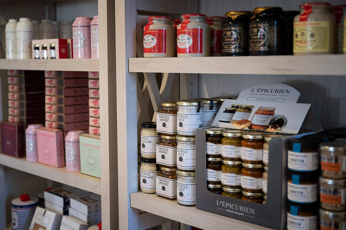 The curated market at Matines Café 