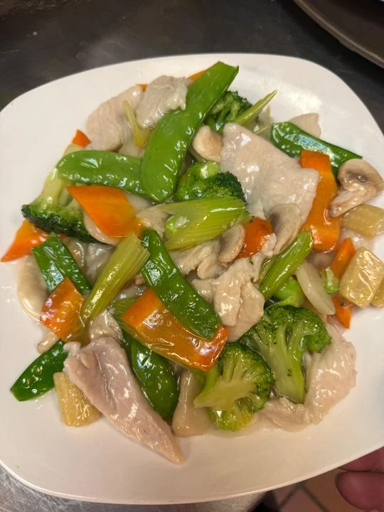 Stir-fried chicken with mixed vegetables