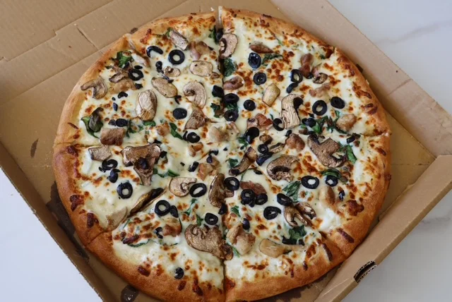 Butter Chicken Pizza