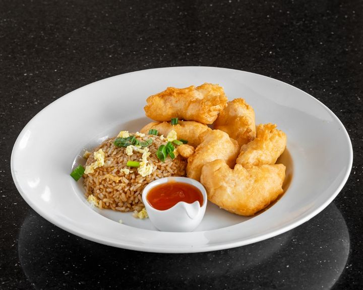 SWEET & SOUR CHICKEN COMBO MEAL