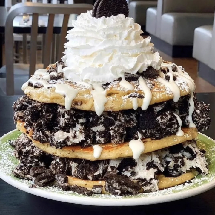 In A Pickle Restaurant - Cookie N Cream Extreme