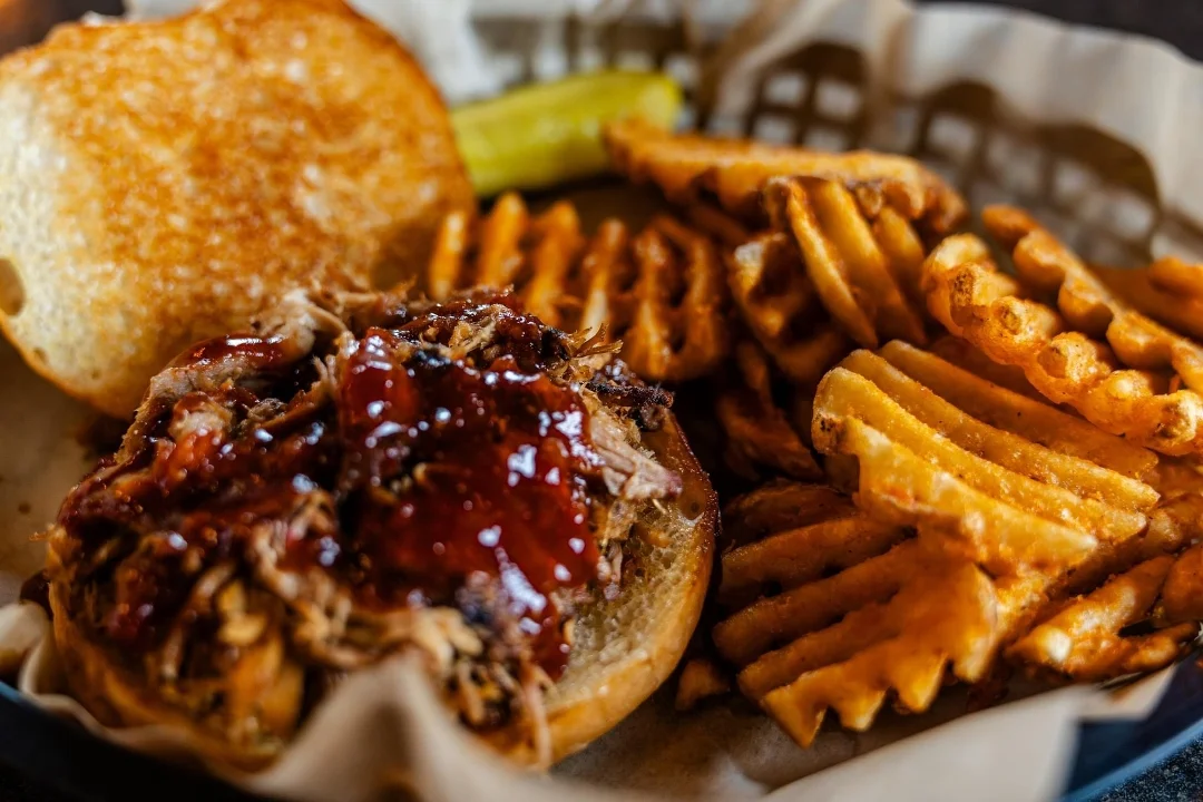 Lunch Pulled Pork Sammy