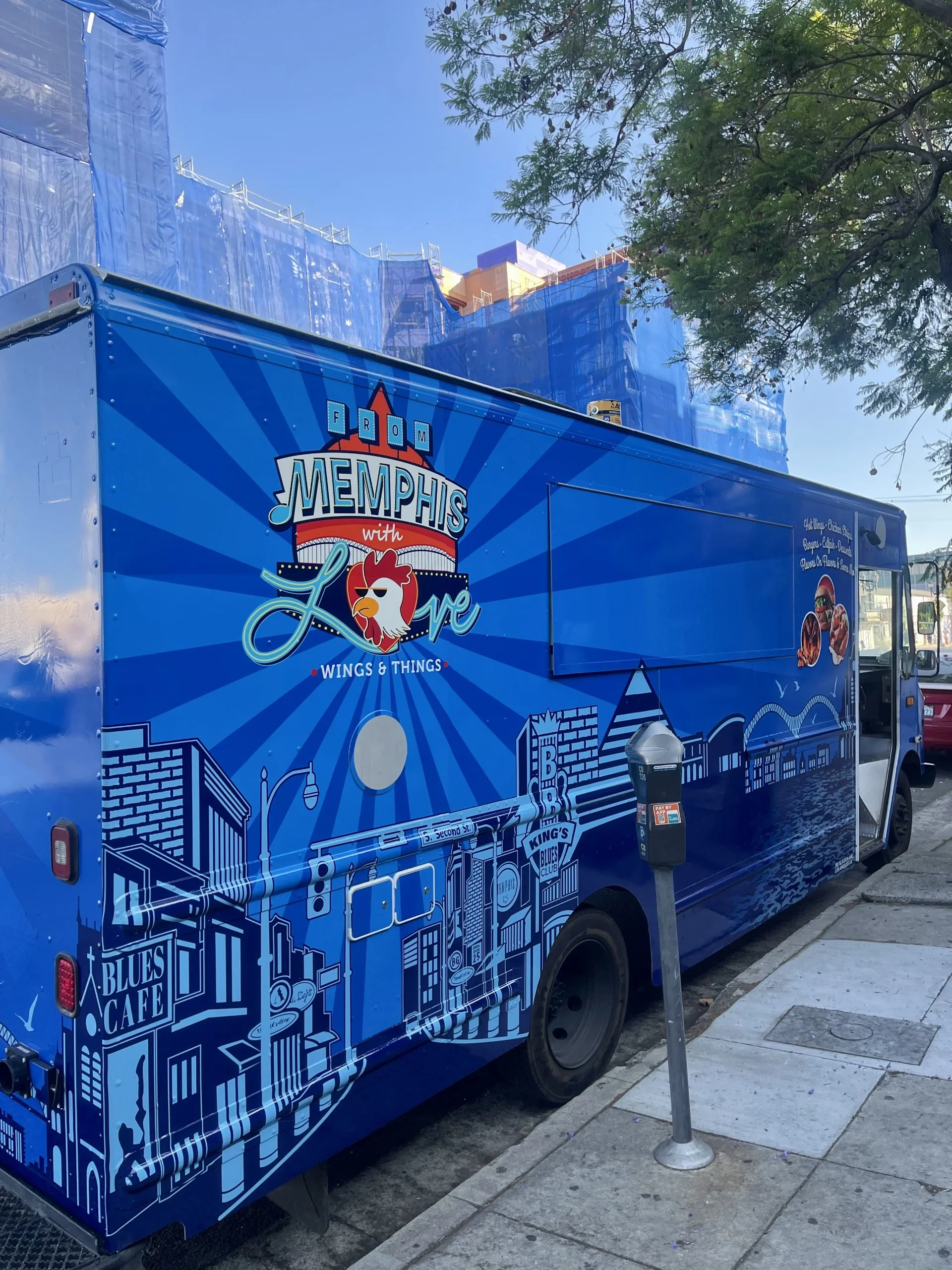 Food truck featuring Memphis-style wings and Southern cuisine