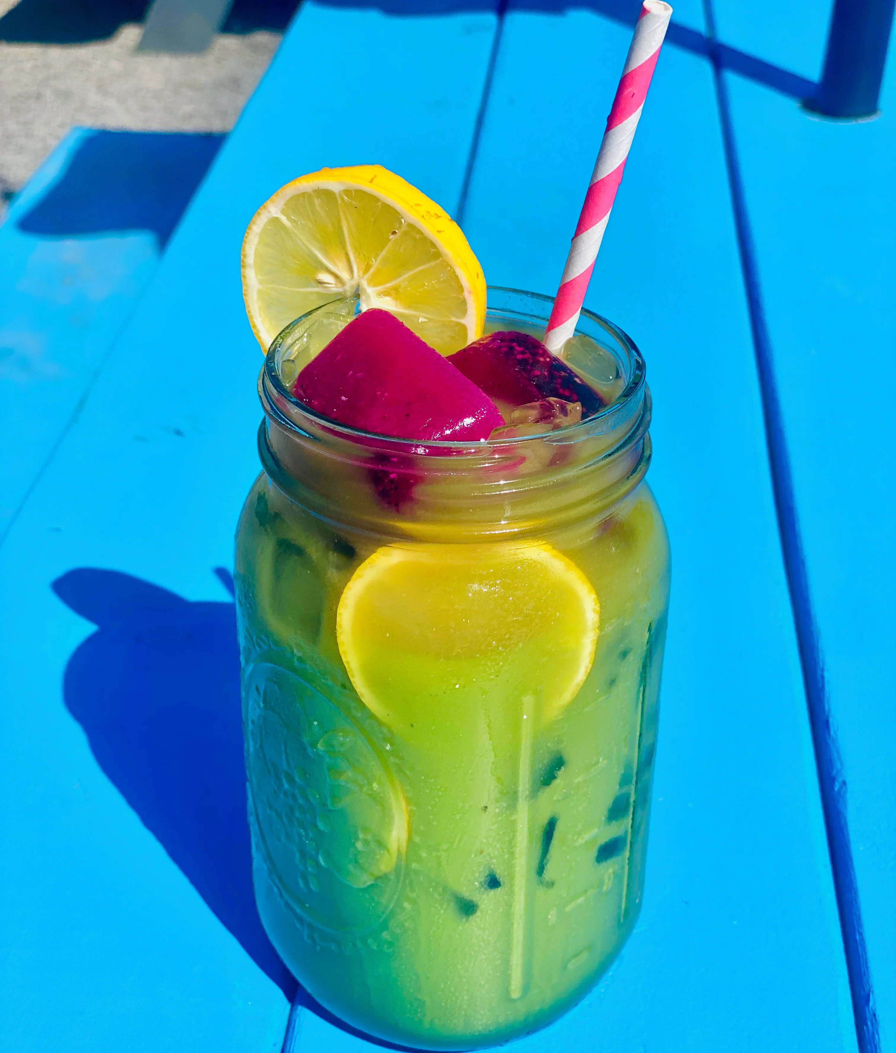 Refreshing tropical drink with lemon and dragon fruit