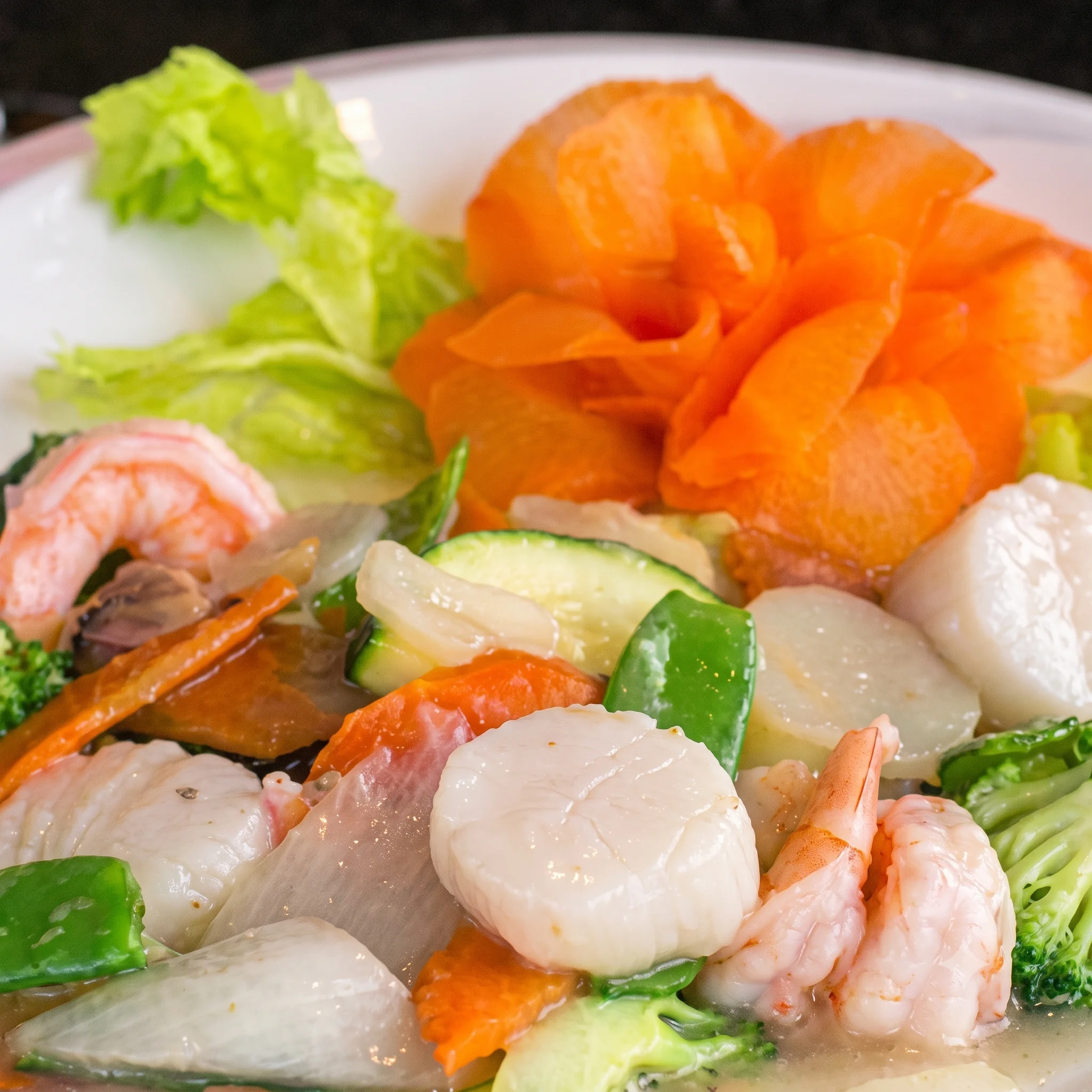 Stir-fried seafood and vegetables in a Chinese style