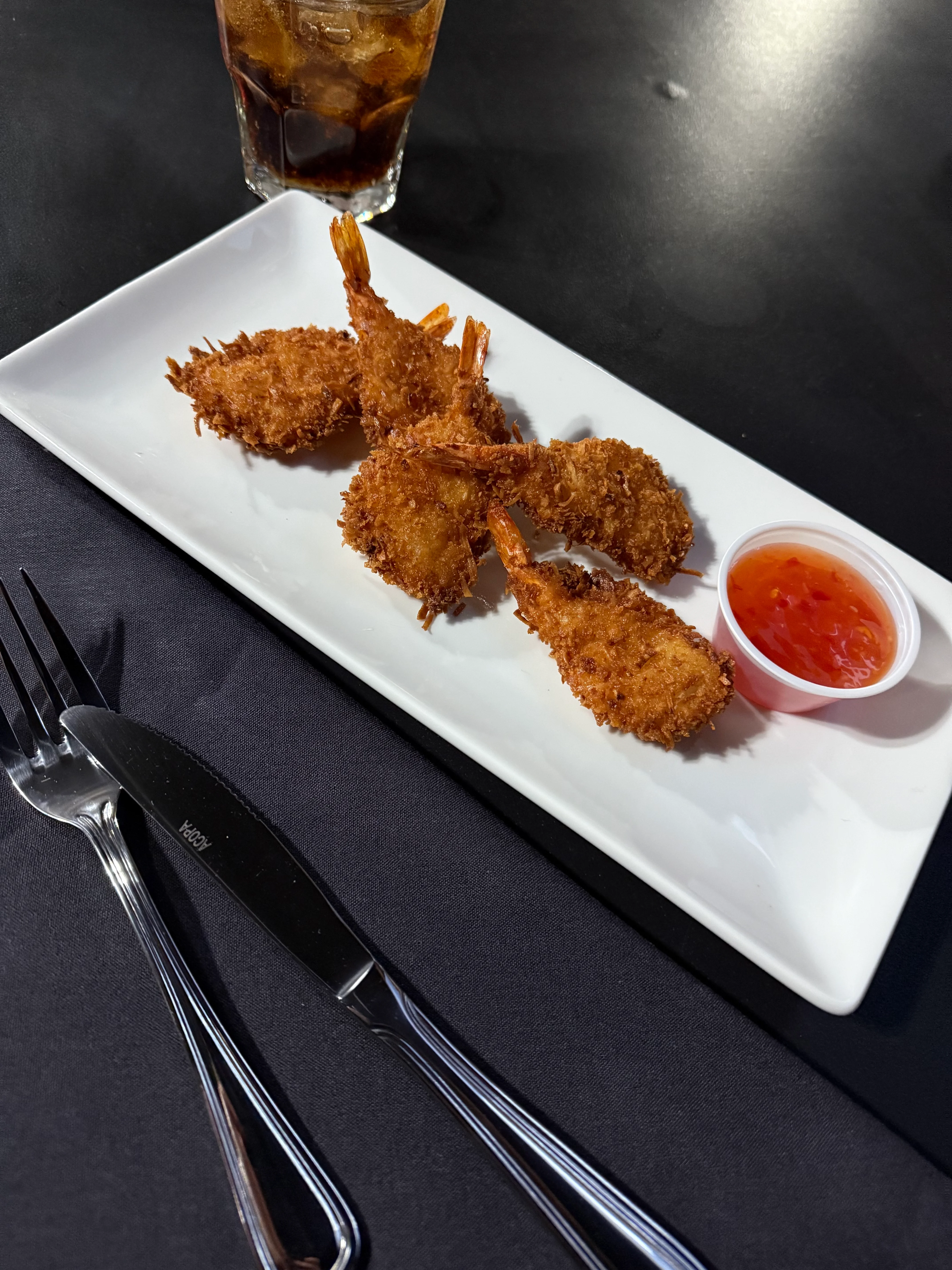 Crispy fried shrimp with dipping sauce