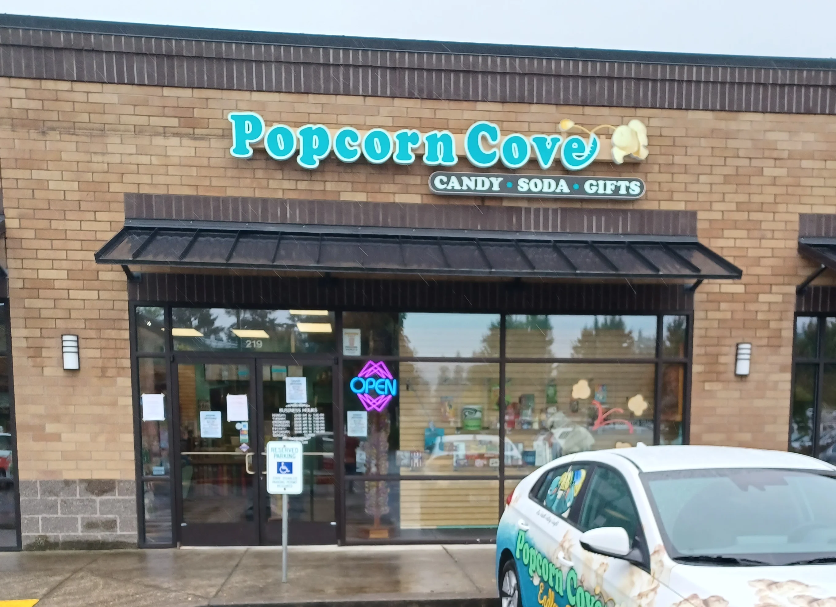 Popcorn Cove Orchards Store Front Picture