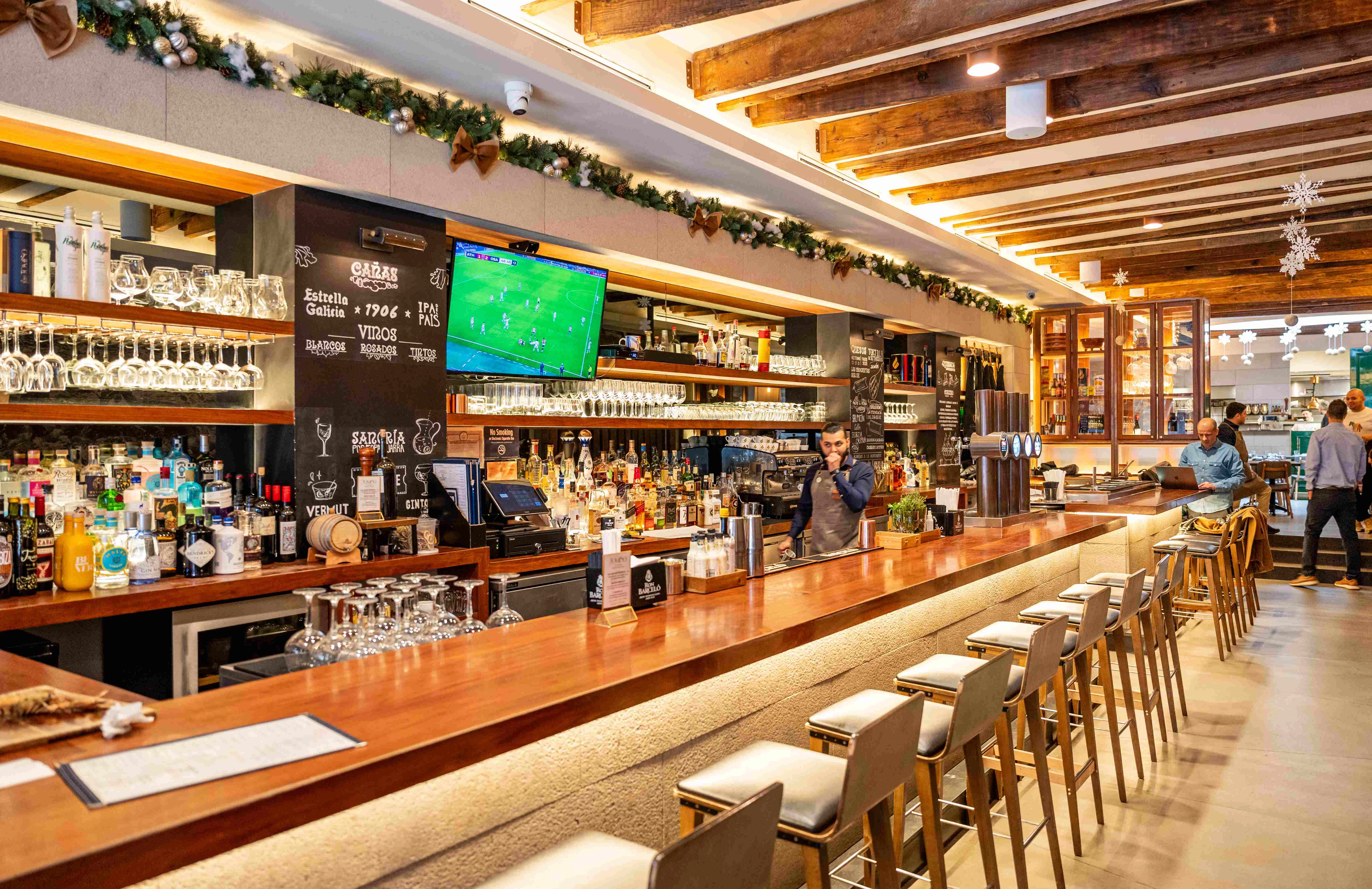 Tomino Taberna Bar