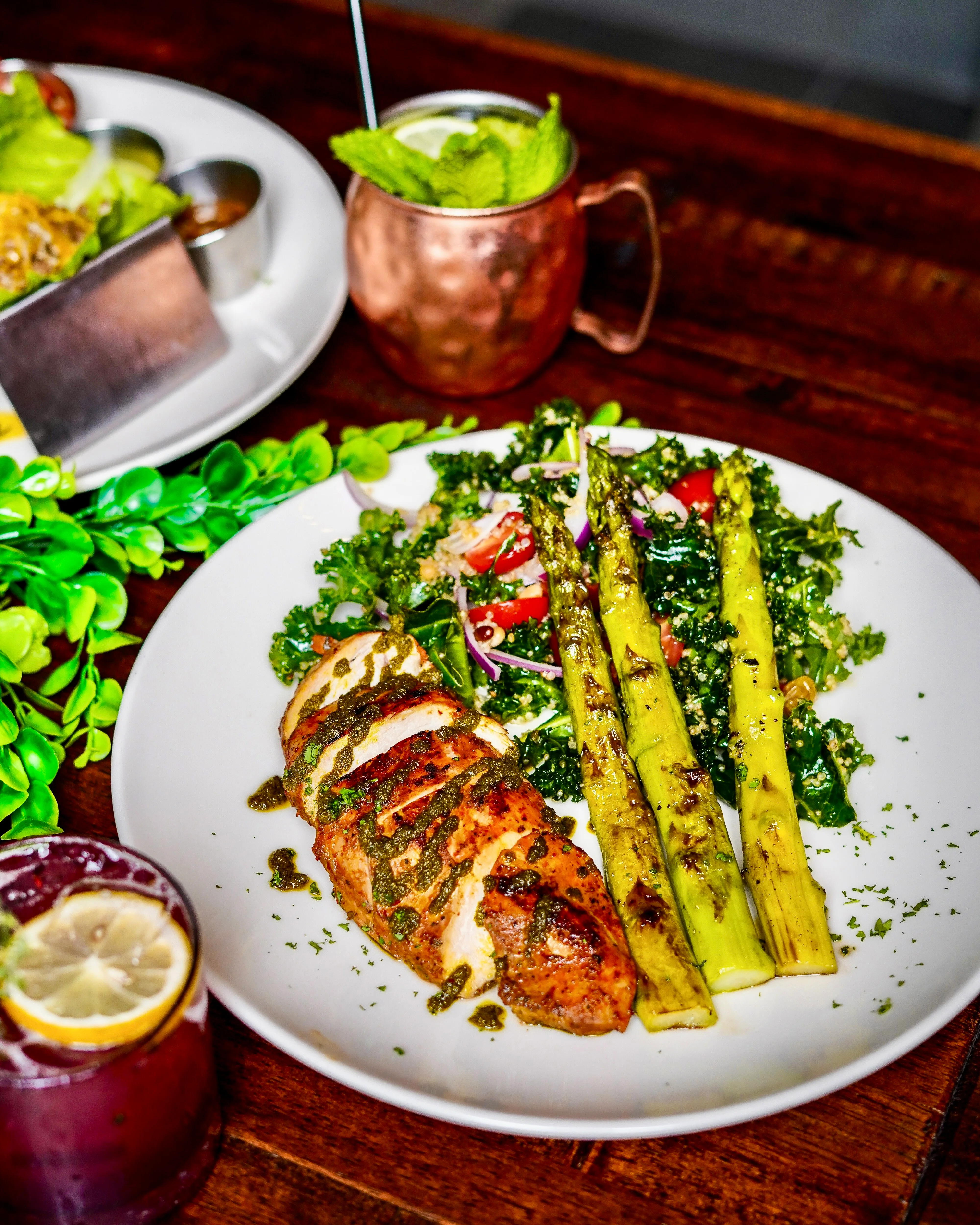 Grilled salmon with asparagus and kale salad, a healthy Mediterranean dish