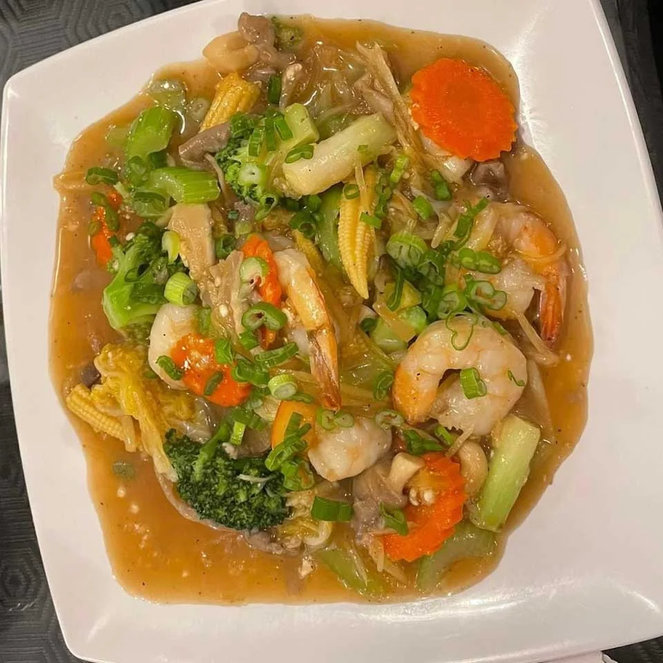 Shrimp, broccoli, and carrots