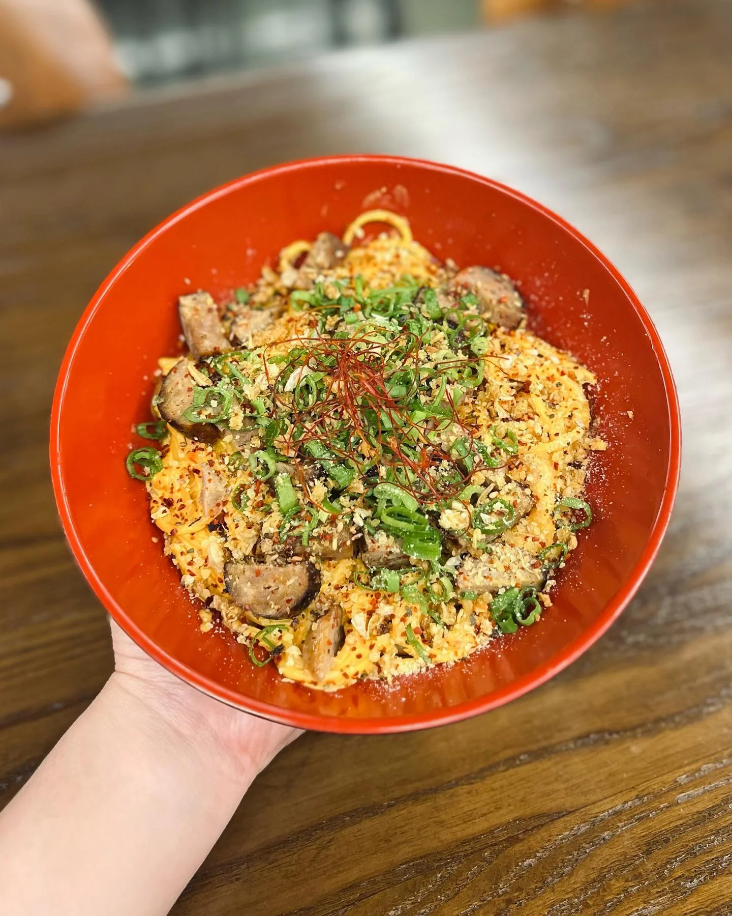 Spicy Japanese yakisoba with pork and green onions