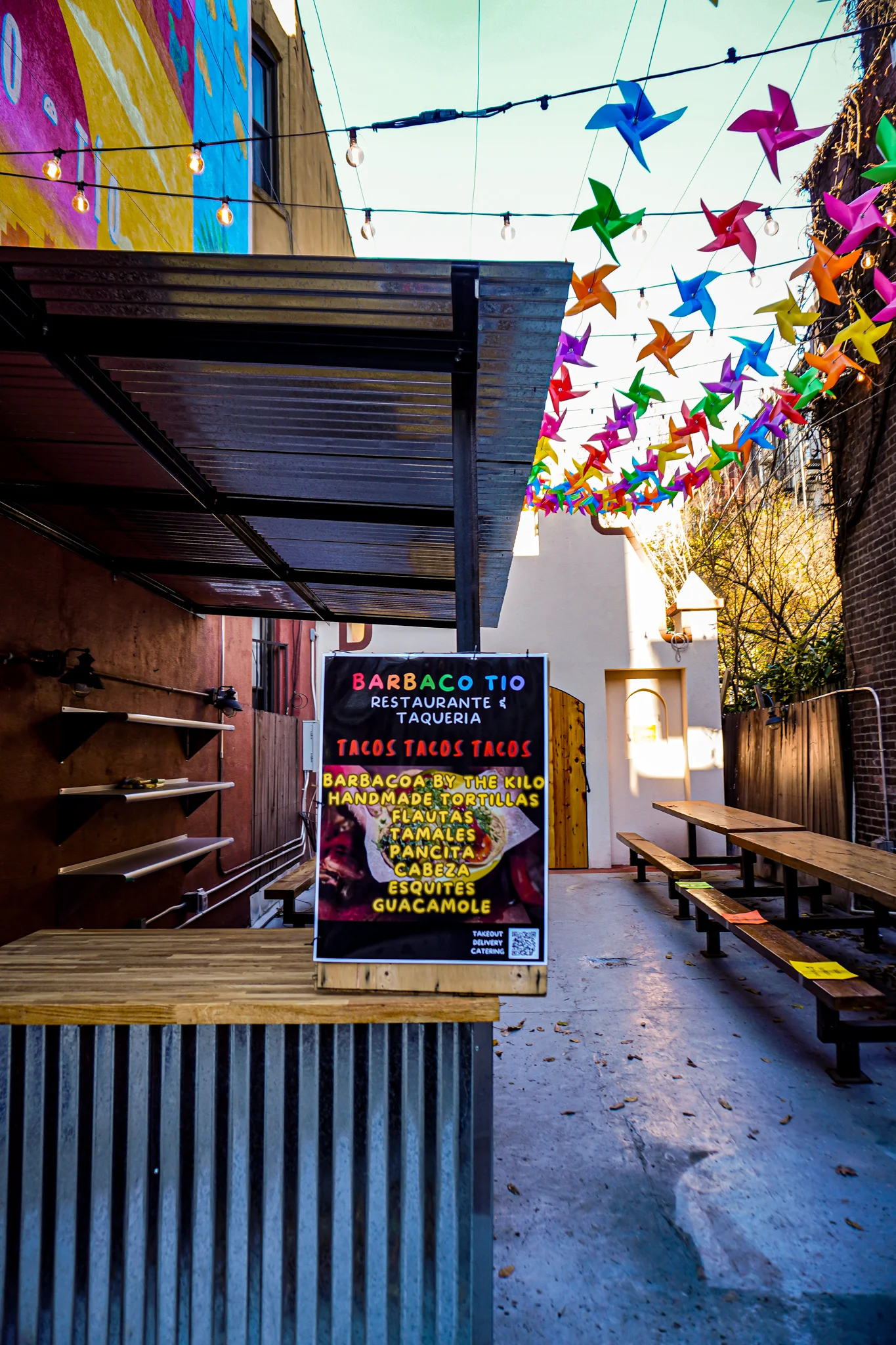 Mexican restaurant outdoor seating in Brooklyn, NY