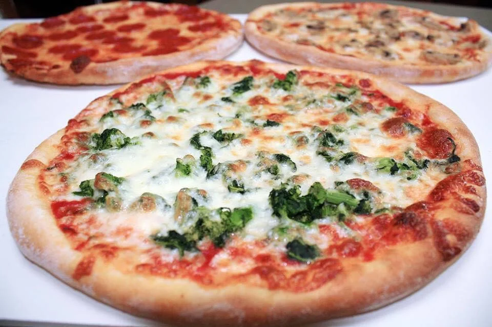 Vegetarian pizza with broccoli and cheese