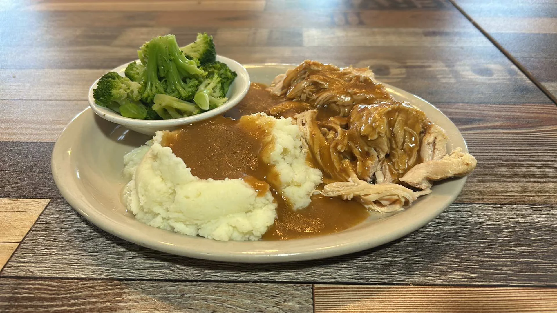Classic American turkey dinner with gravy and sides