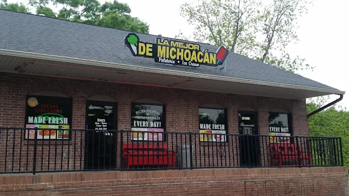 Exterior of La Mejor De Michoacán ice cream shop