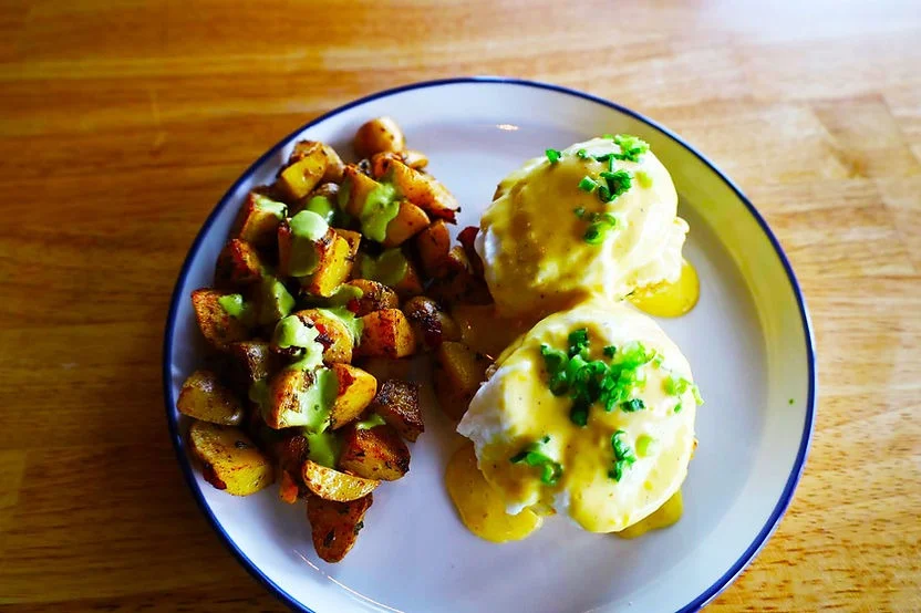 Classic Eggs Benedict with crispy potatoes