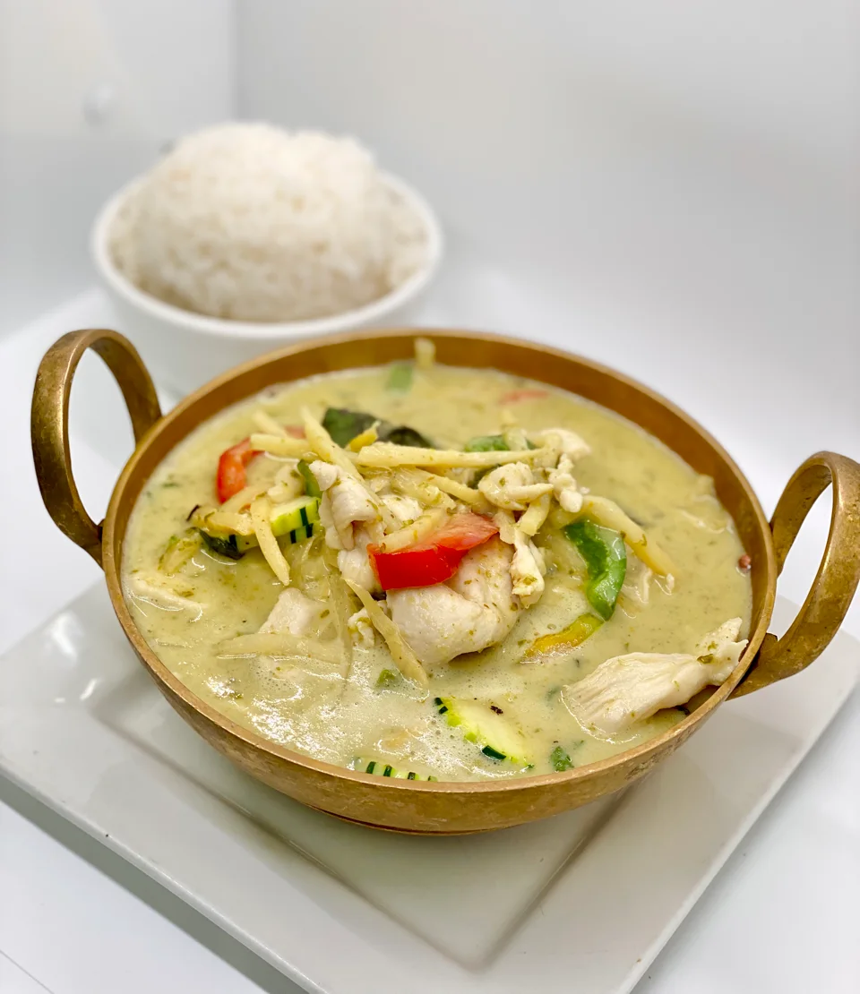 Thai green curry with chicken and rice