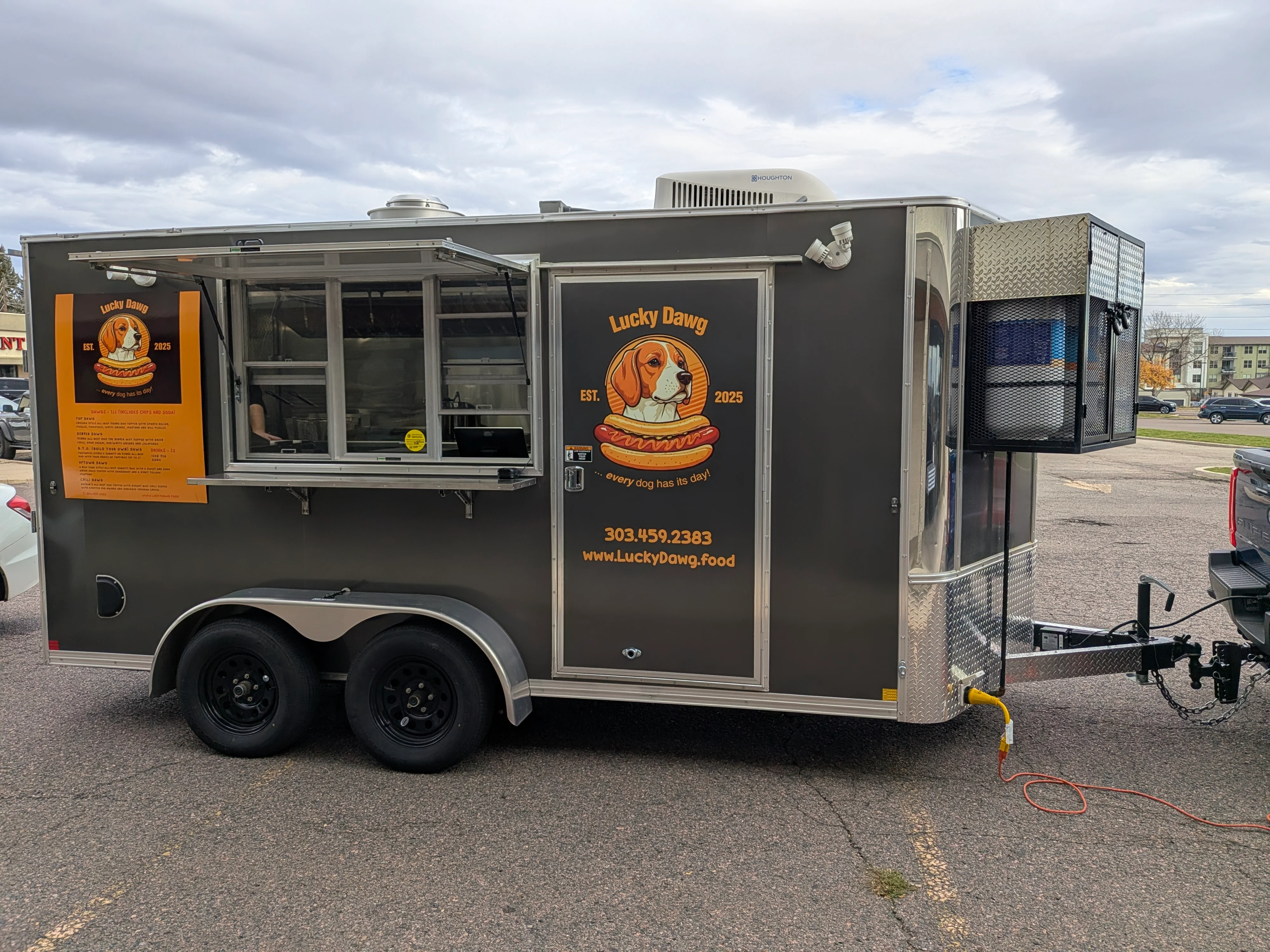 Food truck exterior of Lucky Dawg serving hot dogs