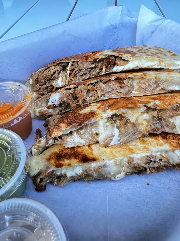 Quesadilla Carnitas