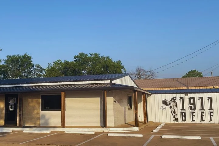 Exterior view of 1911 Beef restaurant with modern design