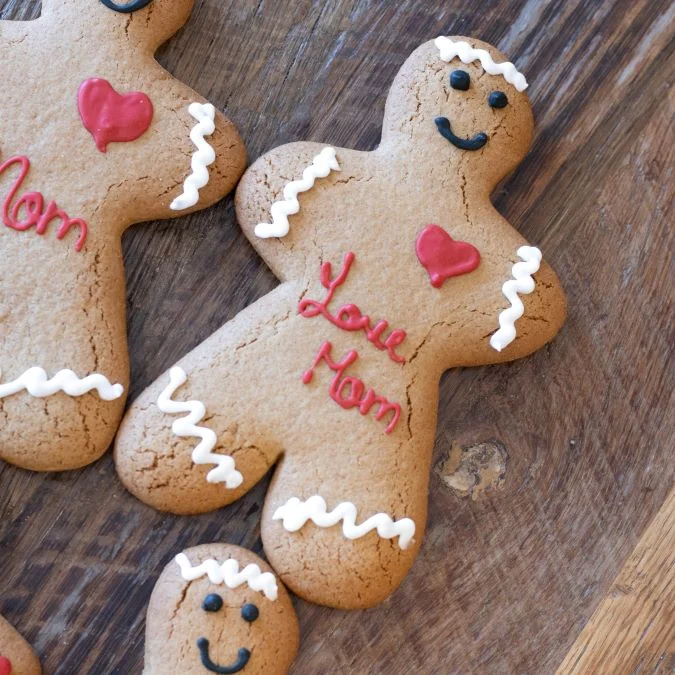 Decorative gingerbread cookies for Mother's Day