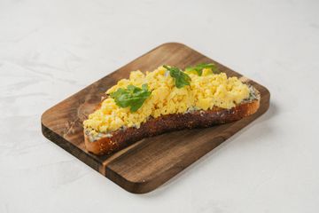 Truffle Scramble Tartine (V)