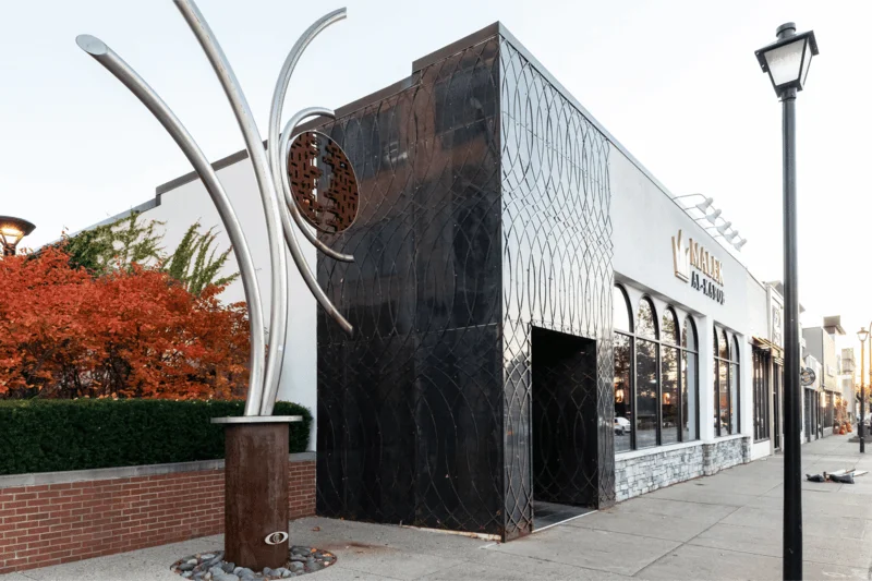 Street view of the Malek Al Kabob restaurant