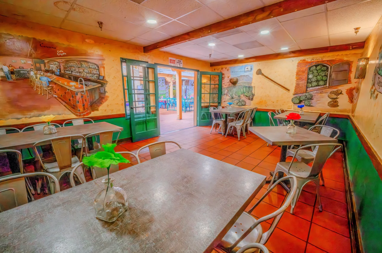 Cafe Coyote - Guadalajara room