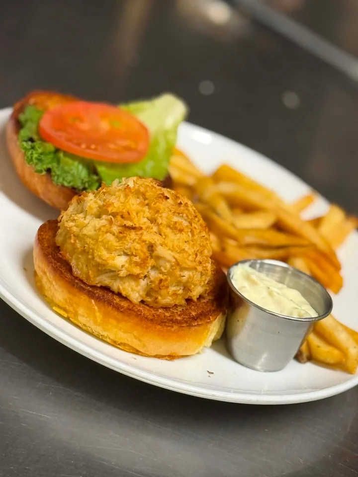 CRAB CAKE SAND