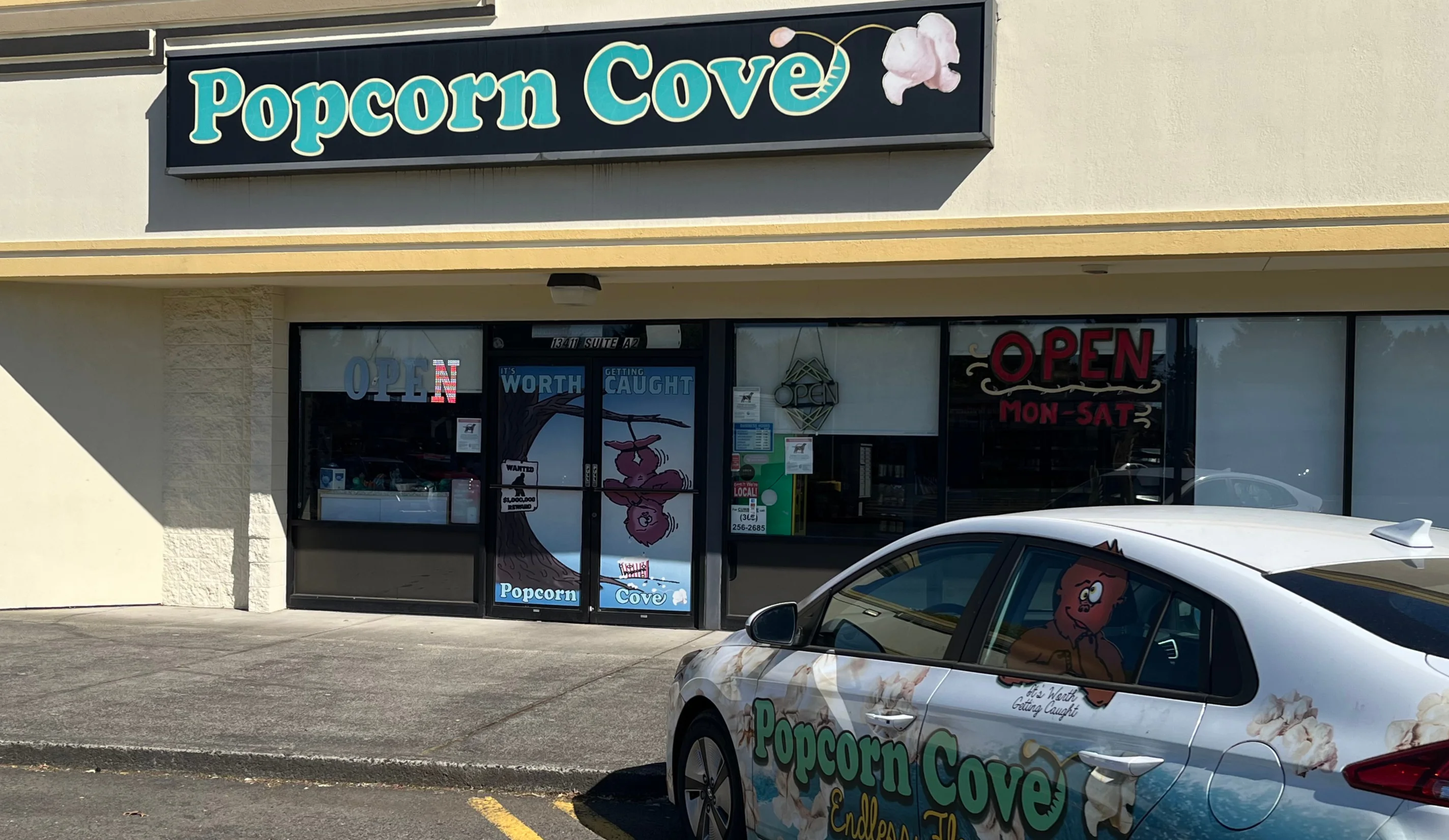 Popcorn Cove Mill Plain Store Front Picture