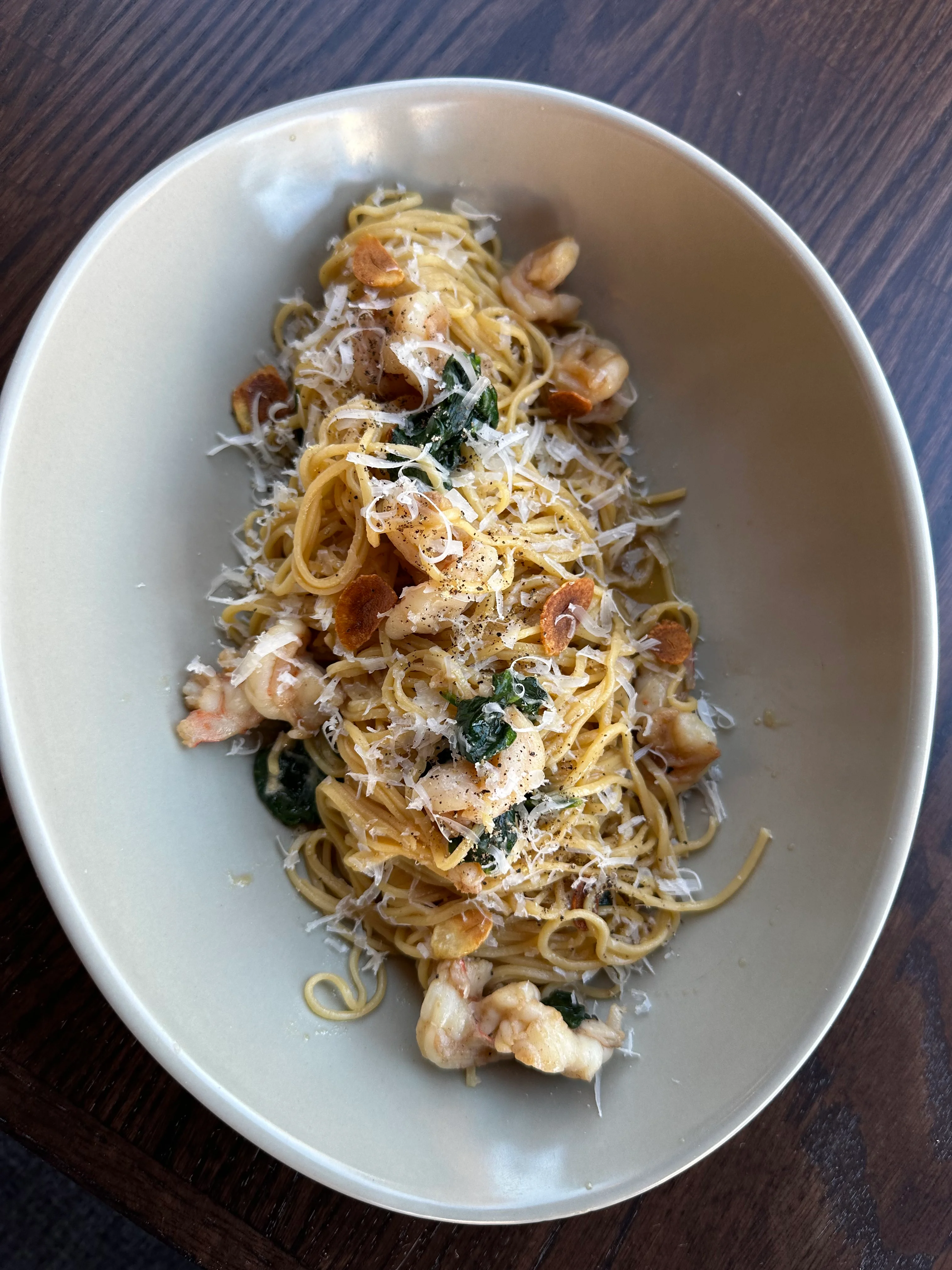 Shrimp spaghetti with garlic and cheese