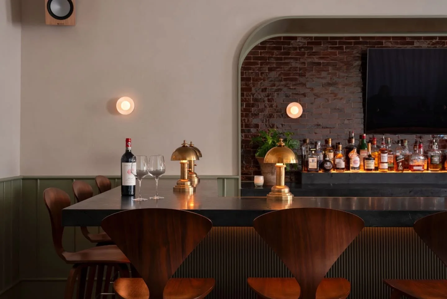 Now featuring a full bar with classically crafted cocktail choices and interesting aperitivi and digestivi to explore.