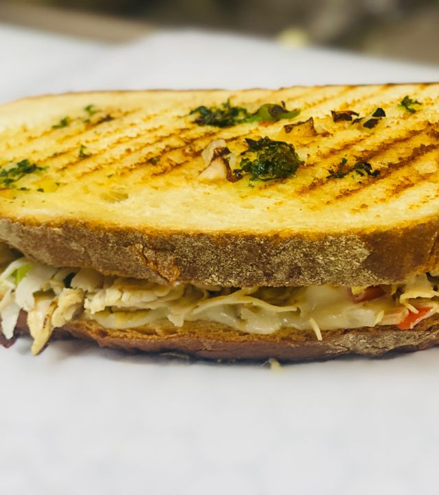 Victor's Classic Deli