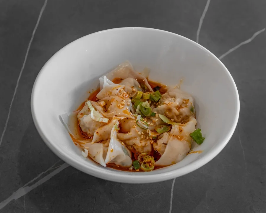 D7. Pork Wonton with Chili Sauce (8pcs)