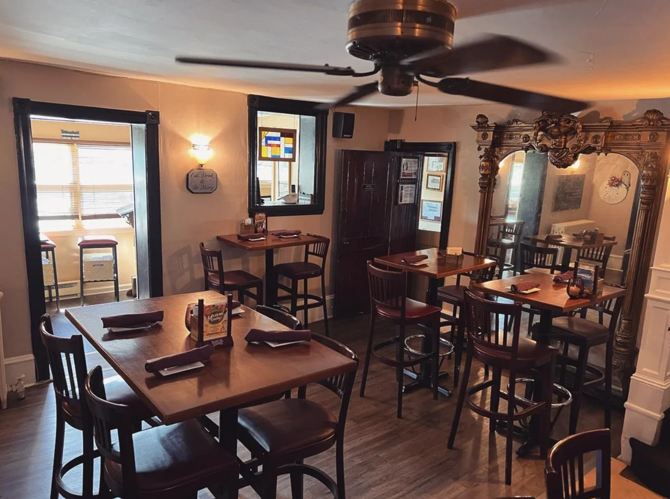 Tavern Dining 