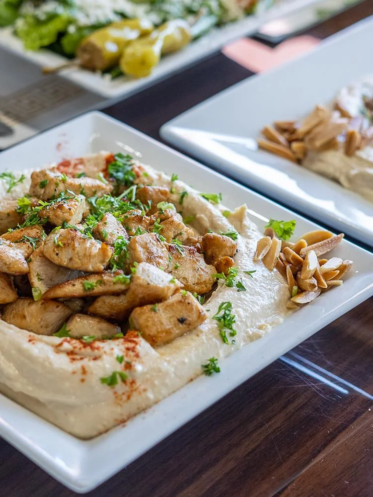 Hummus with Chicken Tips