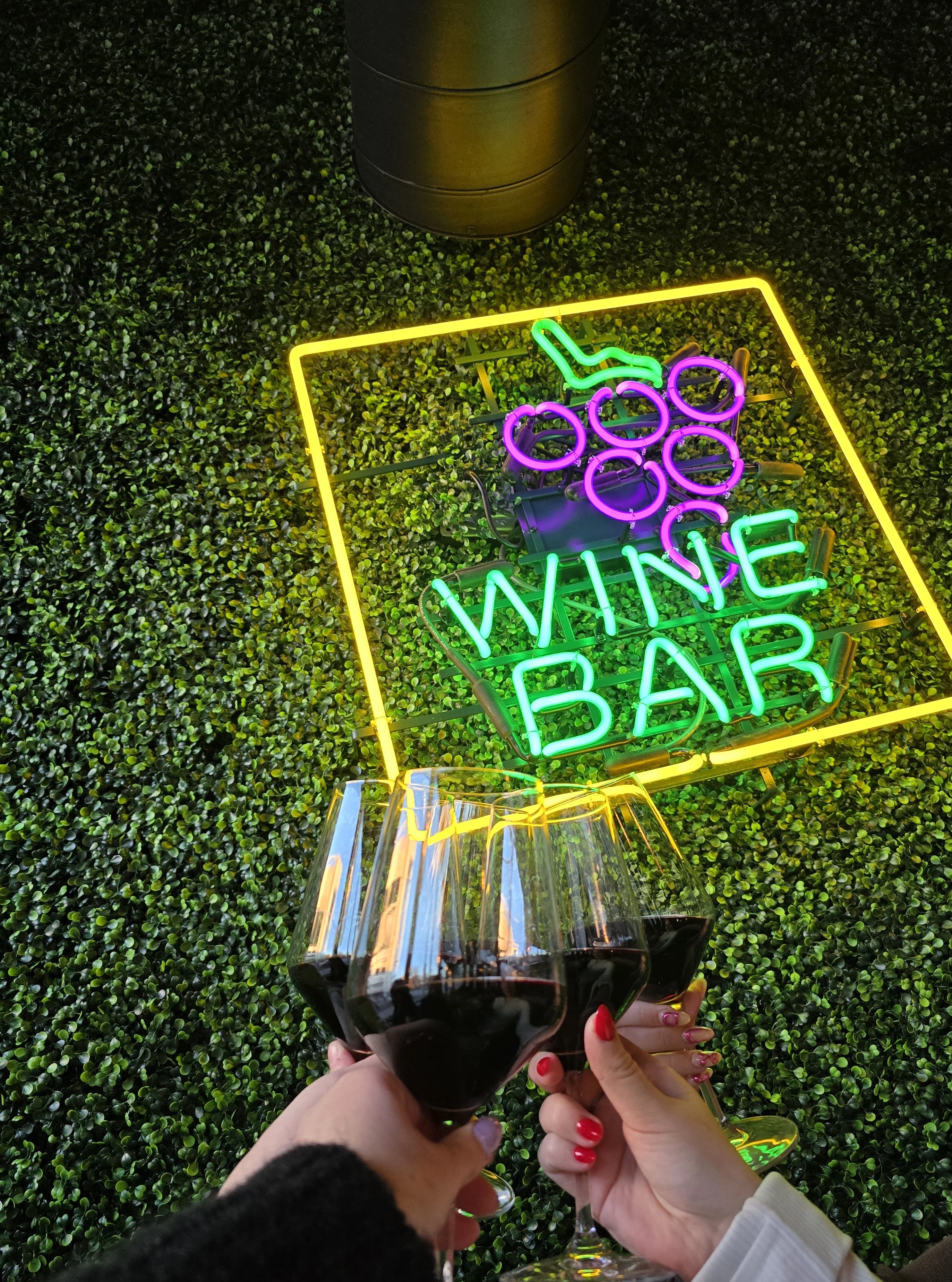 Pizza Man Wine Bar logo