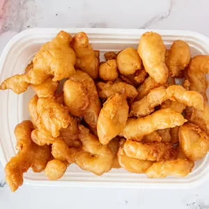 Crispy Chinese-style fried dough