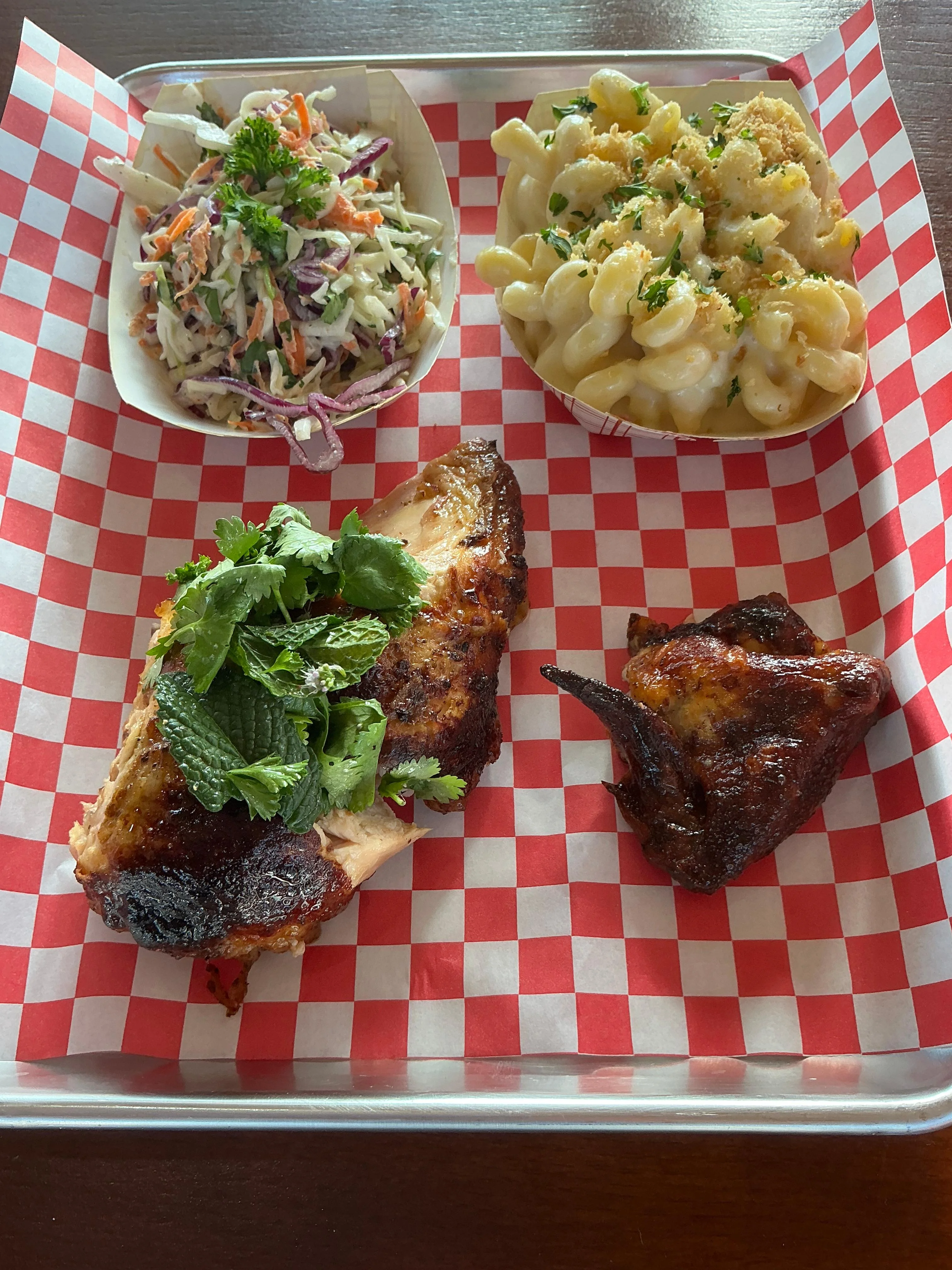 PECHUGA & ALITA /BREAST AND WING /2 SIDES/1 SAUCE