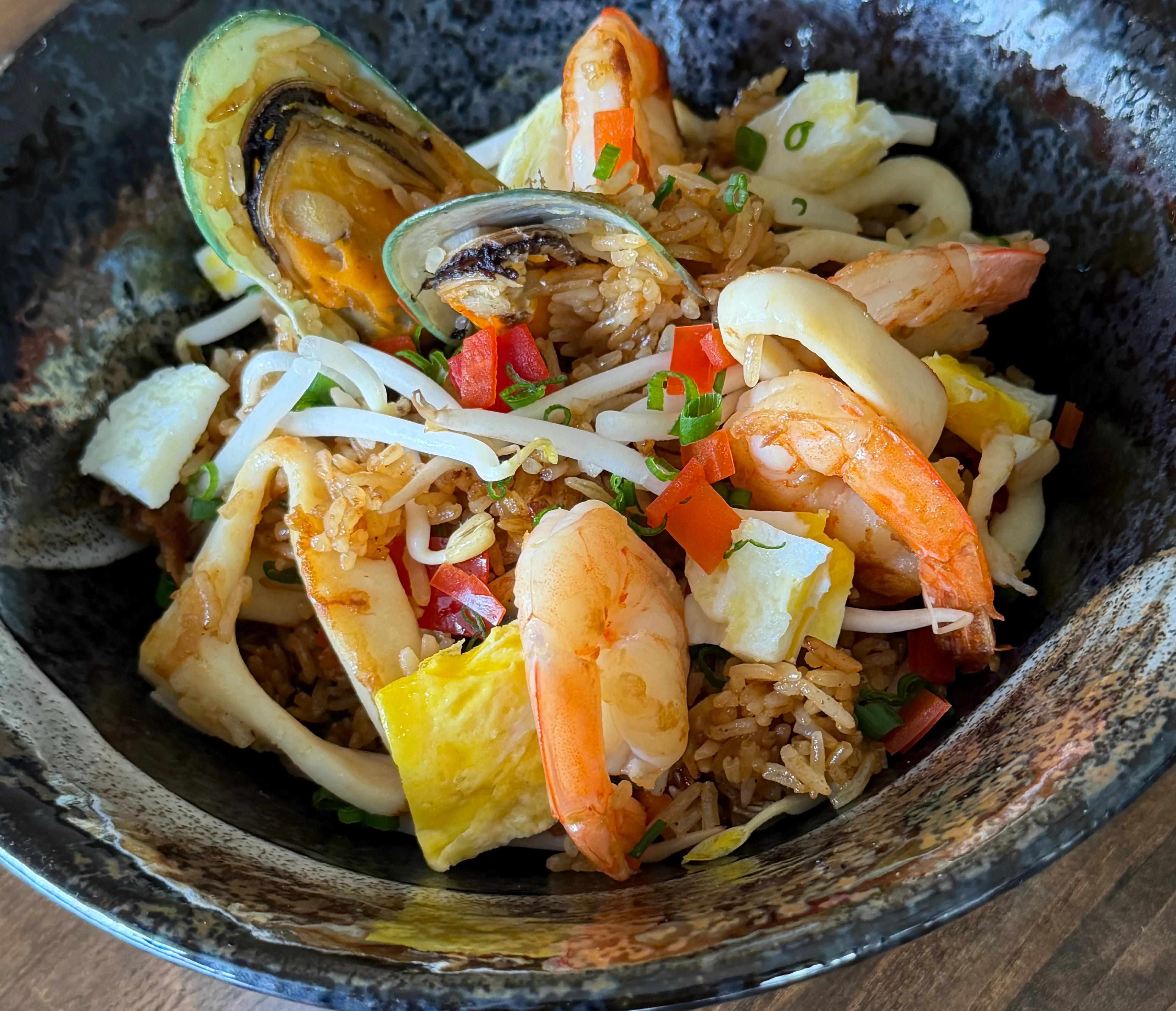Seafood fried rice with shrimp and mussels