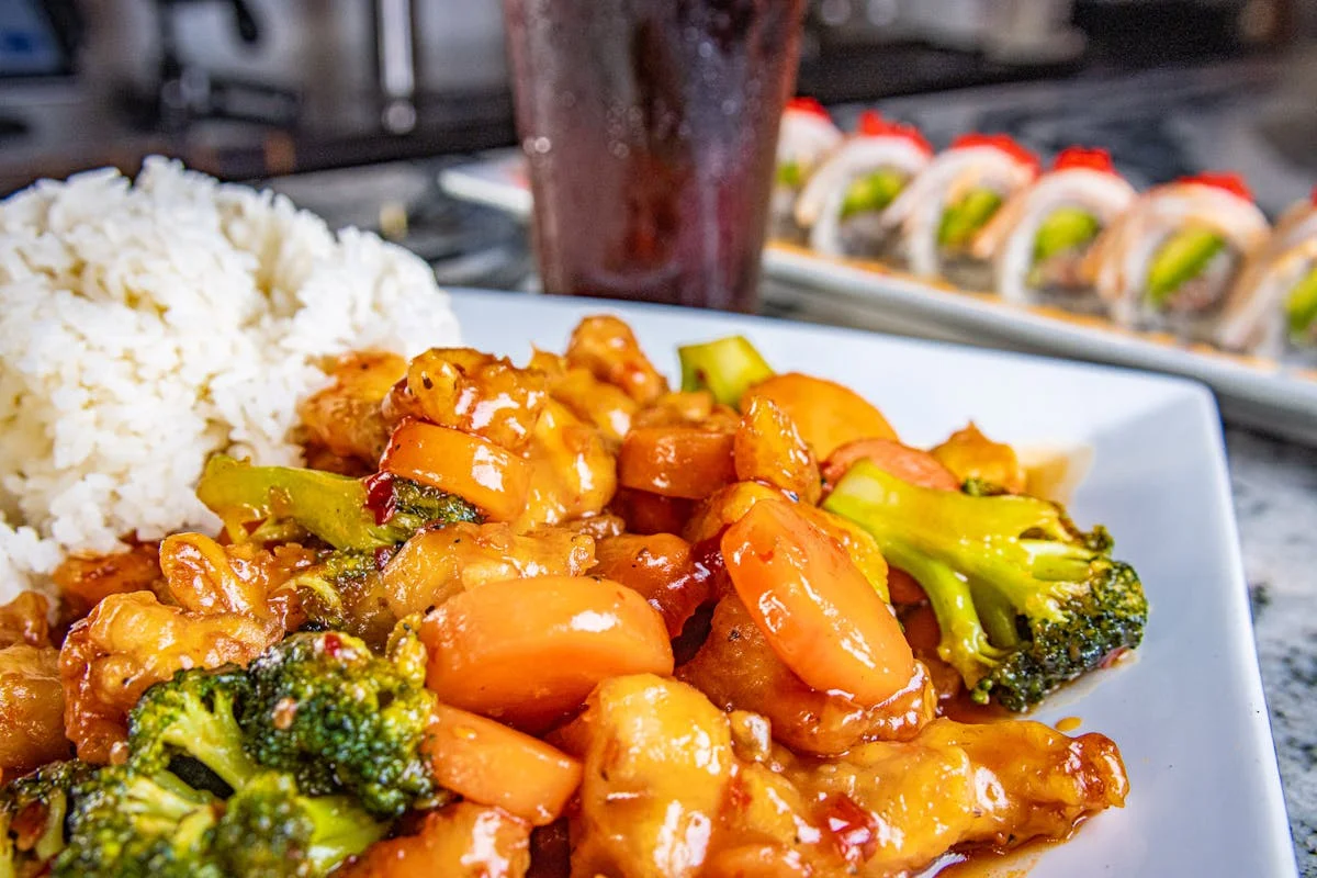 Sweet and sour chicken with rice, a classic Chinese dish
