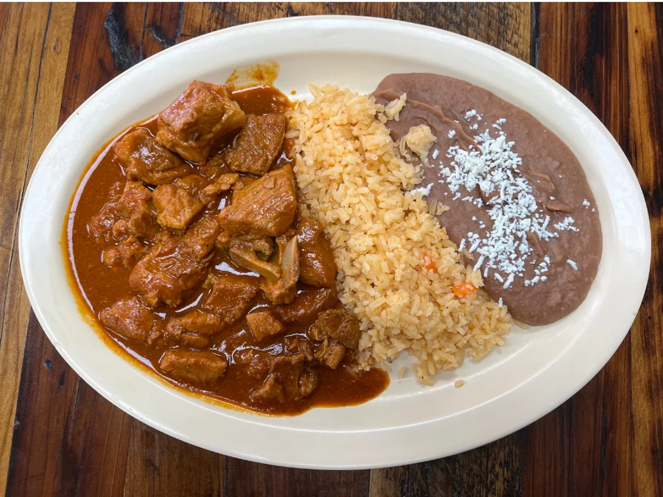 Asado de Puerco en Salsa Roja
