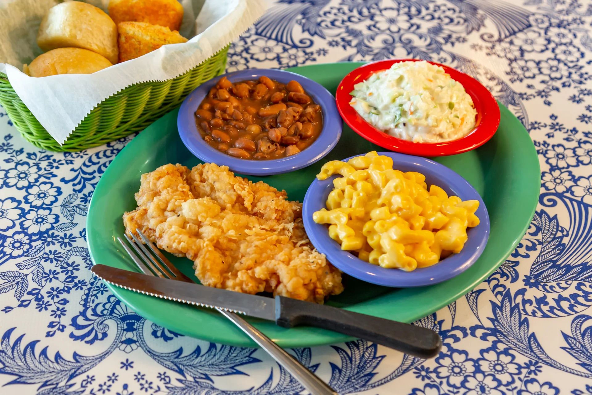 Southern fried chicken platter with sides