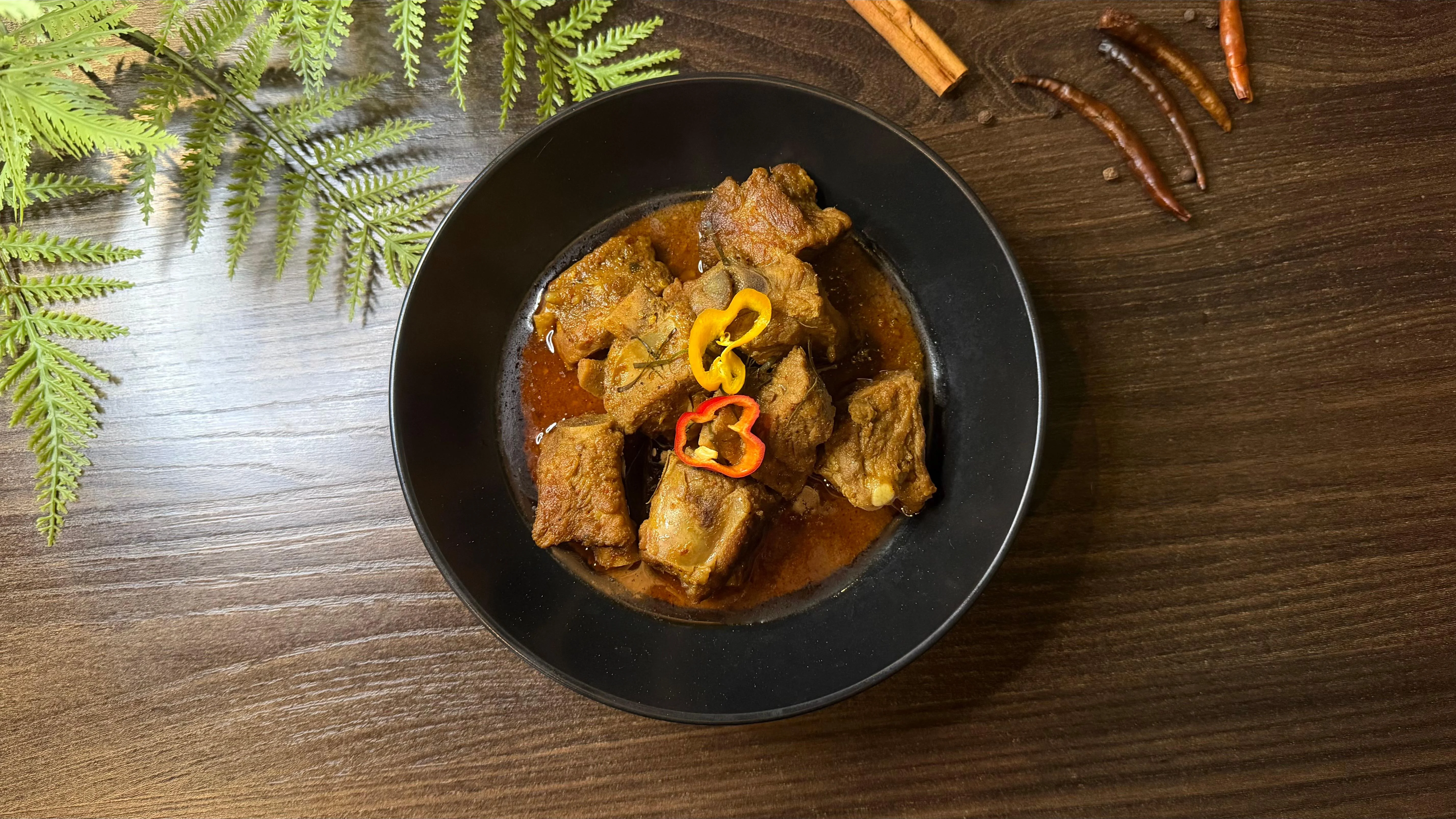 H5. Pork Ribs with Southern Thai Curry
