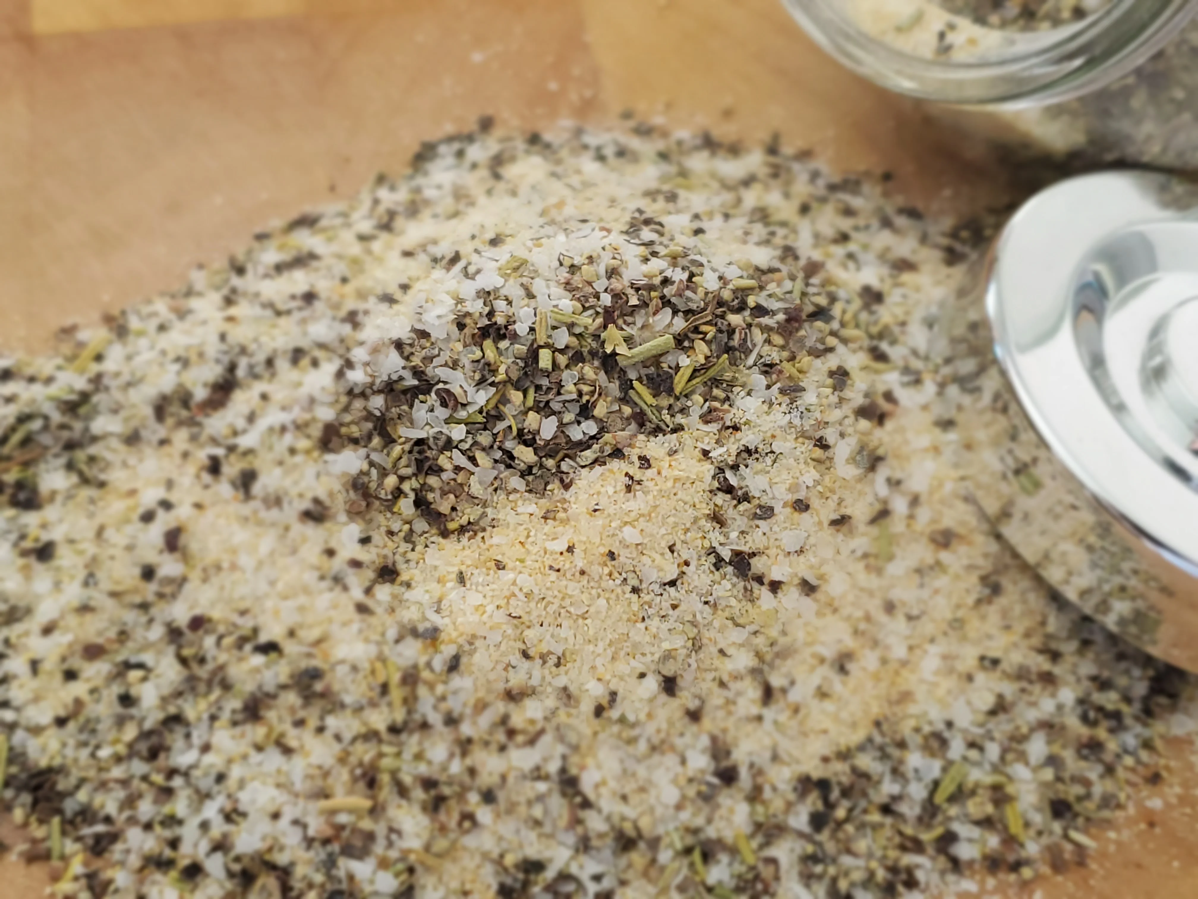 Herb and spice blend for Mediterranean cuisine