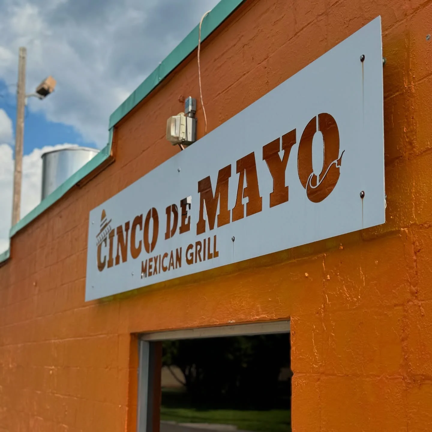 Sign for Cinco de Mayo Mexican Grill restaurant