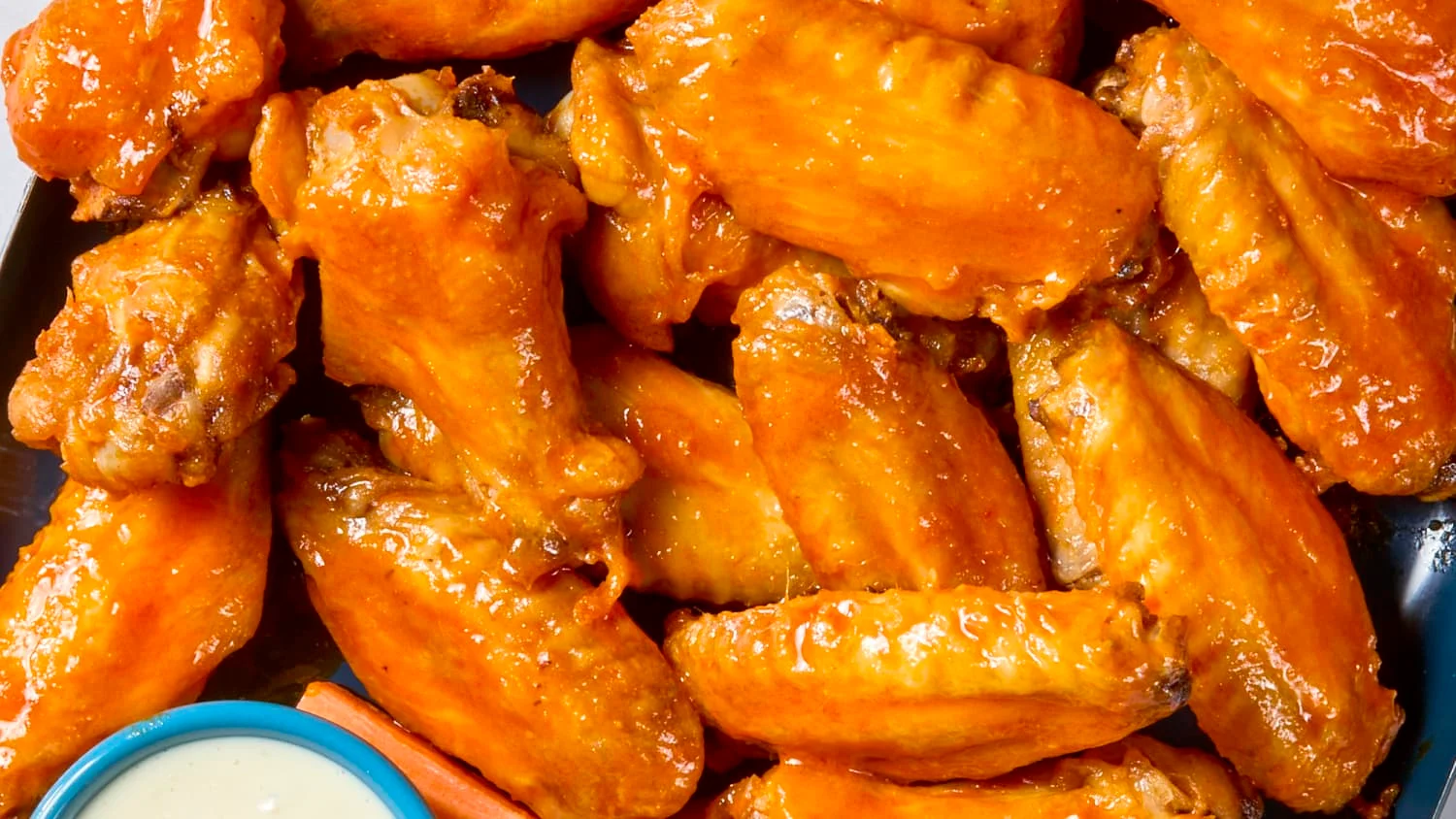 Crispy buffalo chicken wings with dipping sauce