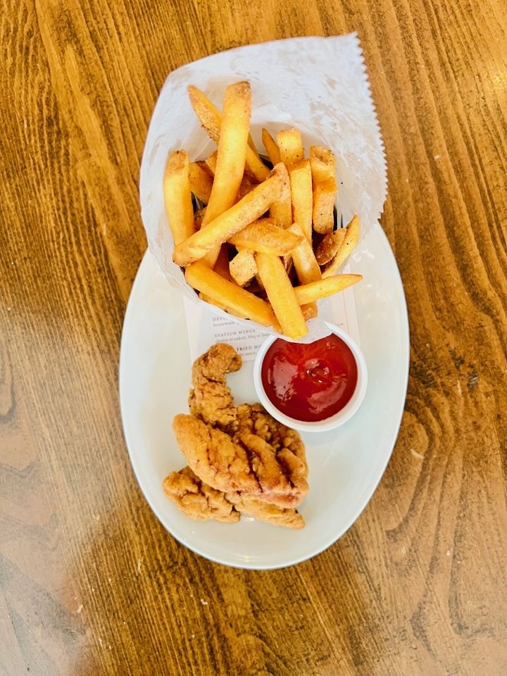 KIDS CHICKEN TENDERS at Ardsley Station
