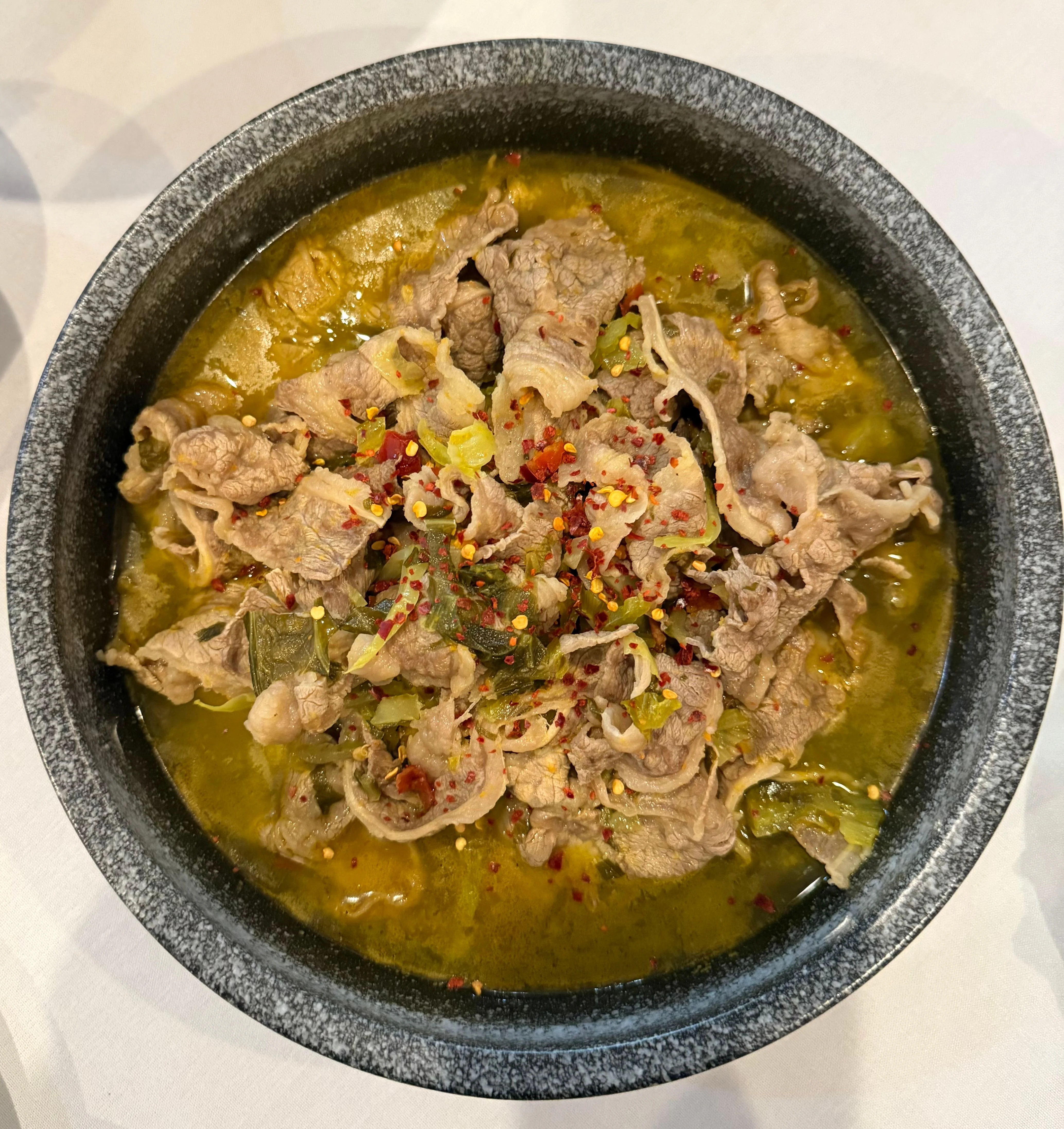 B7 金汤肥牛 Sliced Beef Golden Soup