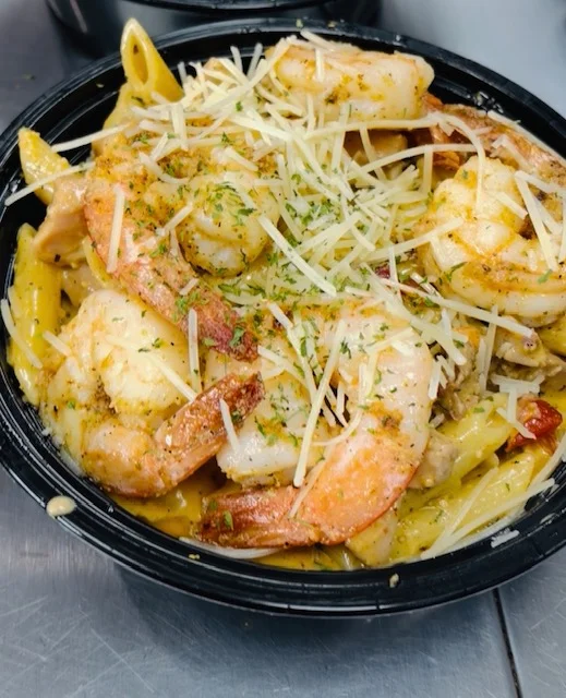 Shrimp Alfredo pasta with penne and cheese